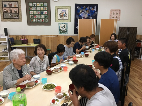 阿東地福地域の地域食堂の様子